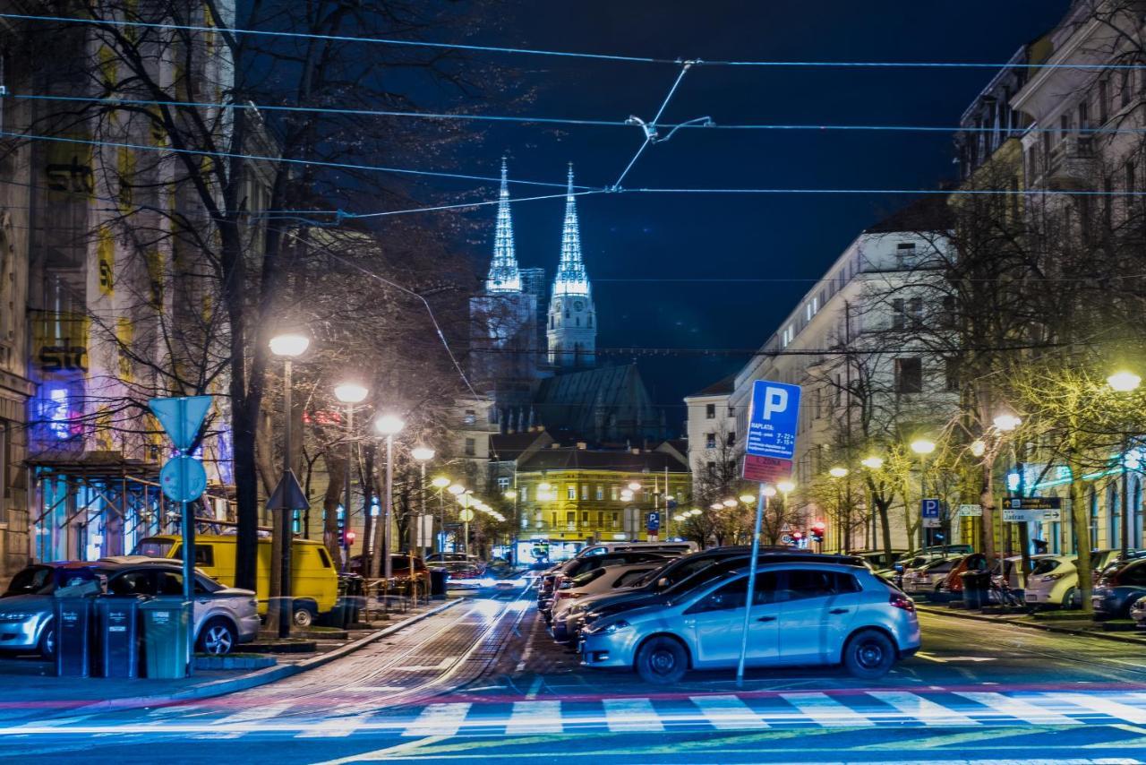 2 On Seven Leilighet Zagreb Eksteriør bilde